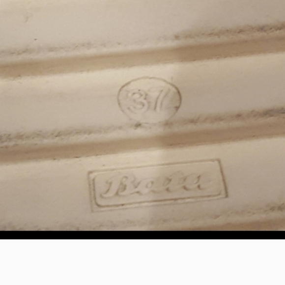 Bata from Italy gold metallic sandals size 37 - Picture 4 of 5